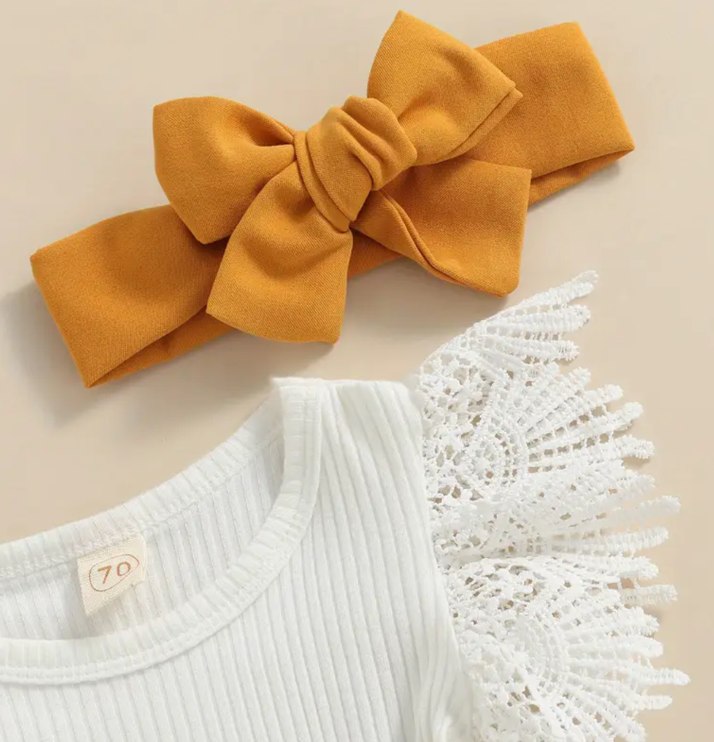 Girls cute suspender skirt three piece set