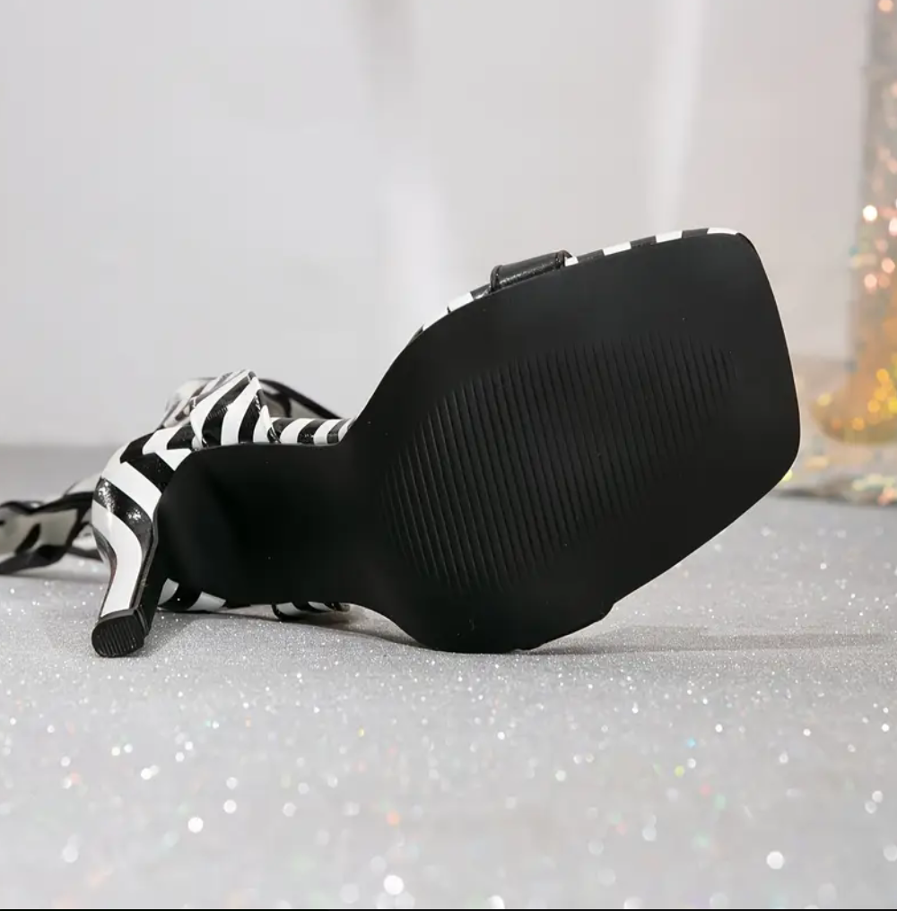 Women stripe and polka dot tie shoe